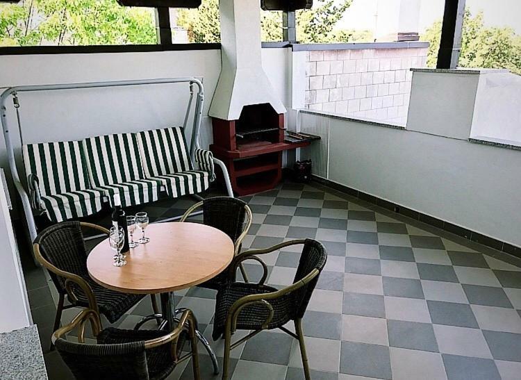 Mundial Apartments Njivice Εξωτερικό φωτογραφία